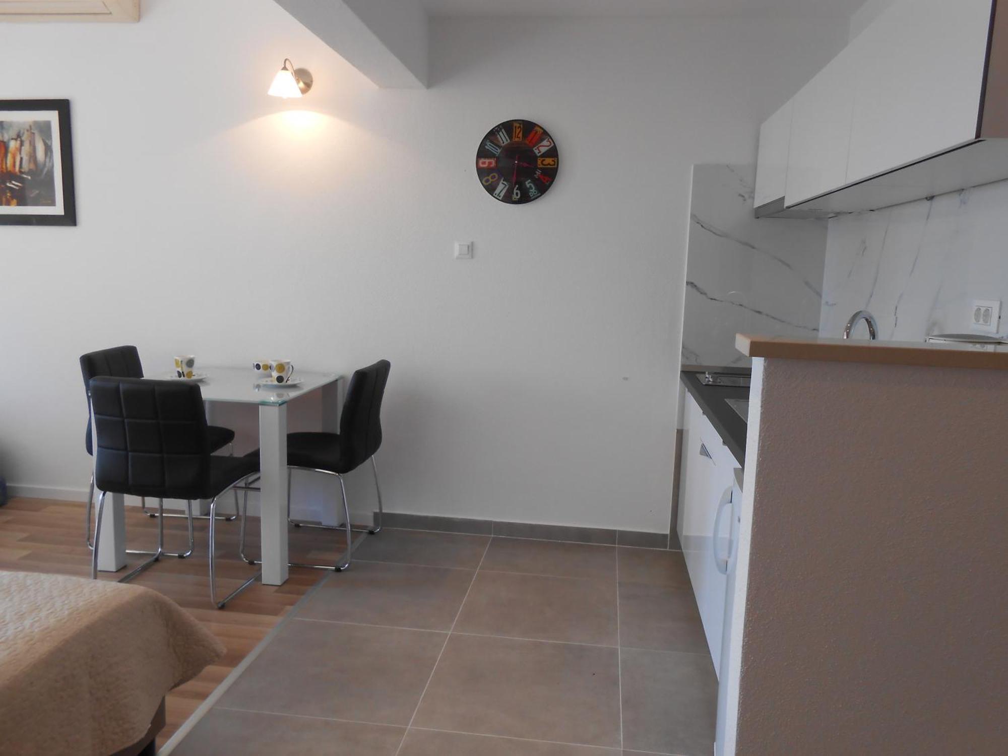 Apartments Nina M Baška Voda Dış mekan fotoğraf