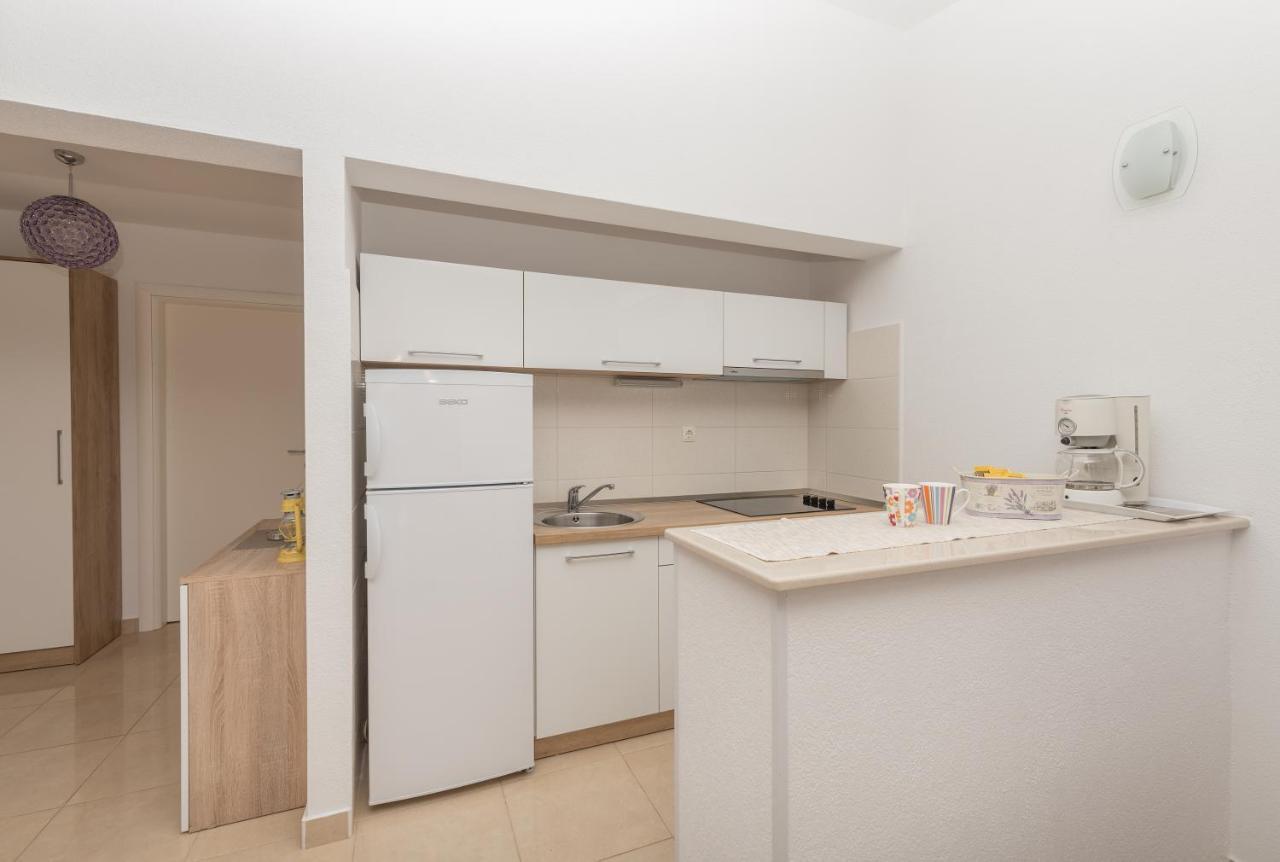 Apartments Nina M Baška Voda Dış mekan fotoğraf